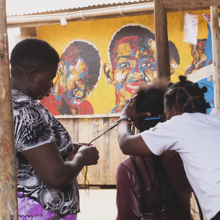 Braiding demonstration in hairdressing class